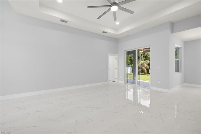 Building Photo - 3733 15th St W