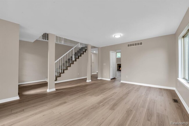 Foto del edificio - 48642 Brittany Parc Dr