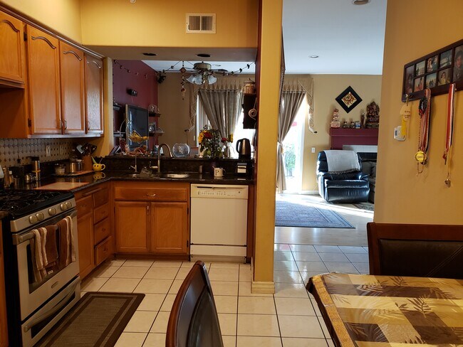 Building Photo - 12311 Springwater Pt