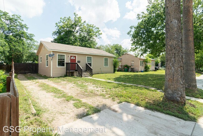 Foto del edificio - 3 br, 2 bath House - 217 Elmo Ave.