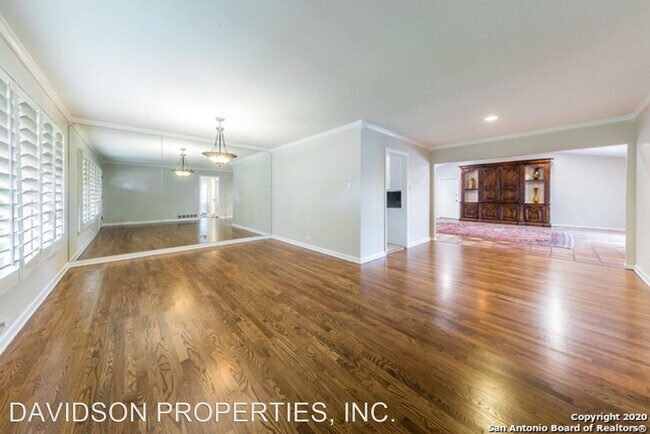 Foto del edificio - 4 br, 2 bath House - 547 Robinhood Pl