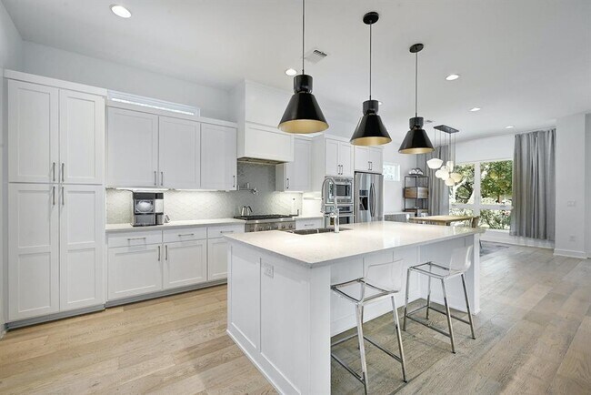 Foto del edificio - 903 W Gibson St