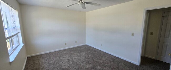 Foto del edificio - 5382 Whisperwood Ct