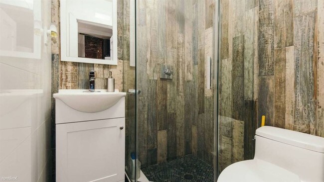 Foto del edificio - 10 br, 4 bath Apartment - 11A Stuyvesant Ave