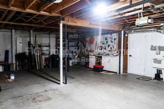 Building Photo - 3622 Hillvale Cir