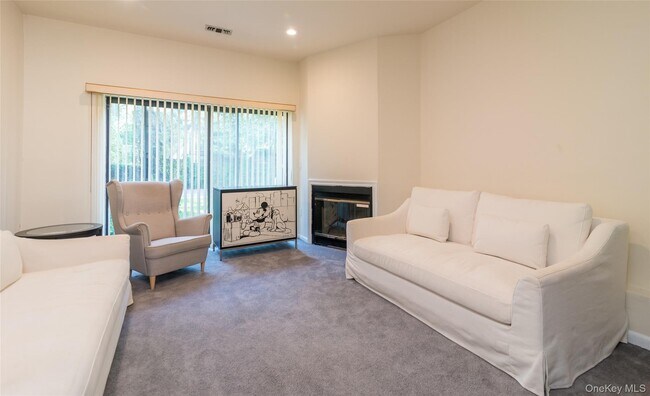 Foto del edificio - 327 N Greeley Ave