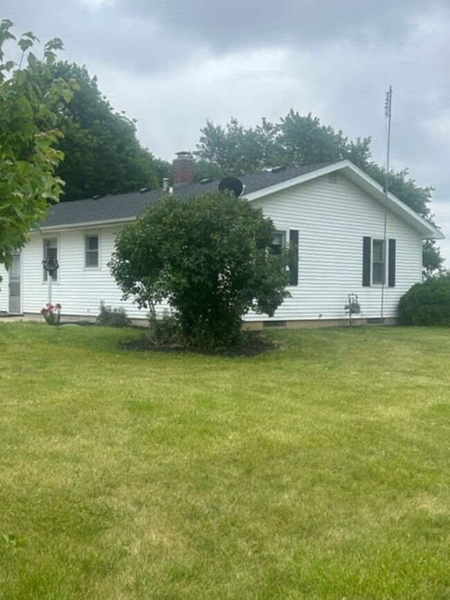 Building Photo - 5355 E 700 S