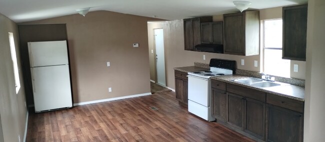 Foto del edificio - 135 SE Guinevere Ct