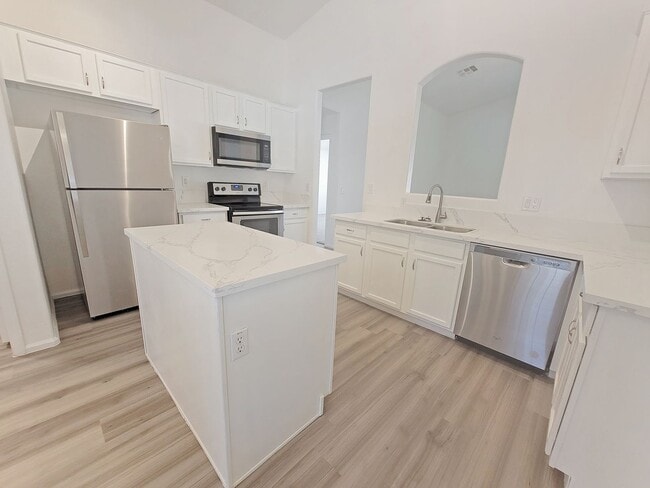 Building Photo - Excellent neighborhood in Goodyear!