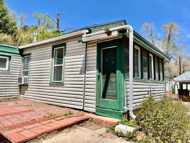 Building Photo - 16 Waltham Ave