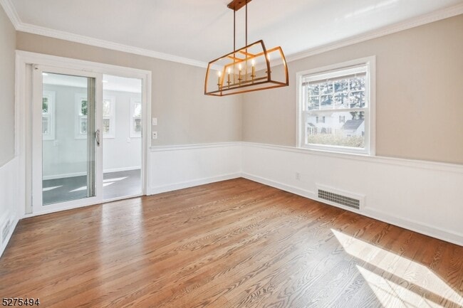 Building Photo - 46 Pine Terrace E