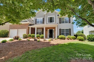 Building Photo - 105 Runningdeer Dr