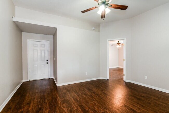 Building Photo - 205 Madalyn Ct