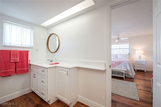 Building Photo - 525 Portside Dr