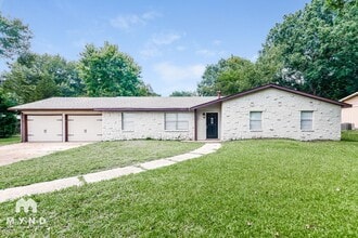 Building Photo - 2110 Vicki Dr