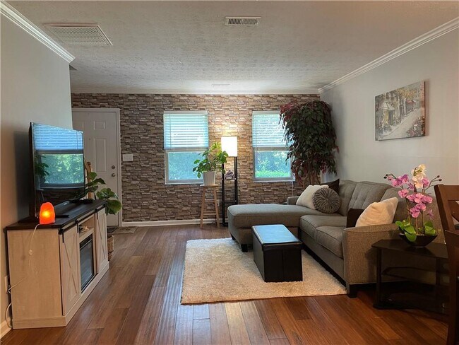 Foto del edificio - 225 Winding River Dr