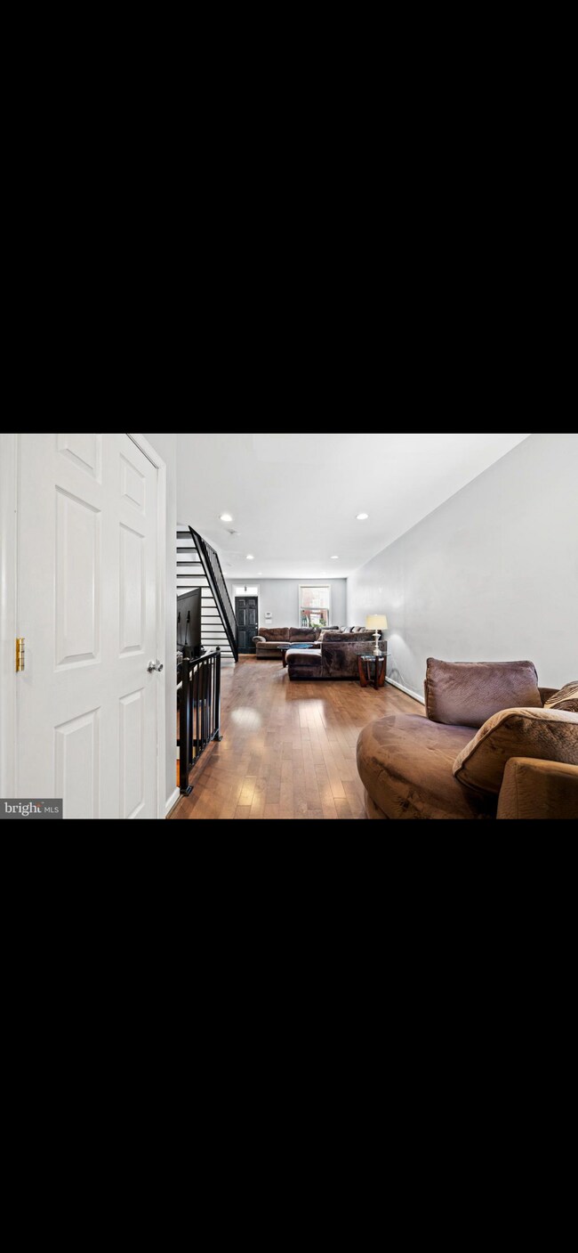 Building Photo - 633 Rappolla St