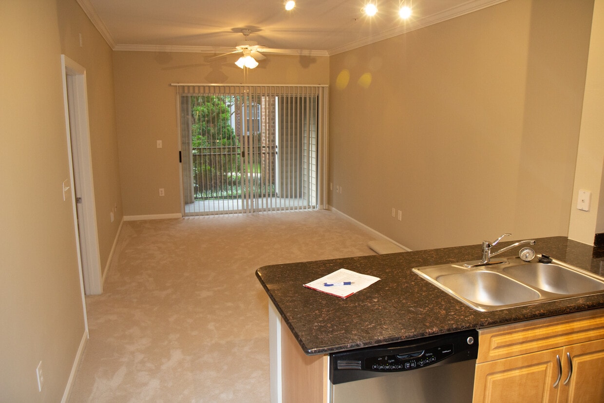 12949 Centre Park Cir Unit 106, Herndon, VA 20171 Condo for Rent in