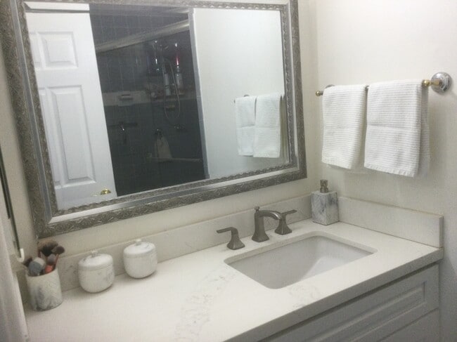 Foto del edificio - 33182 Marina Vista Dr