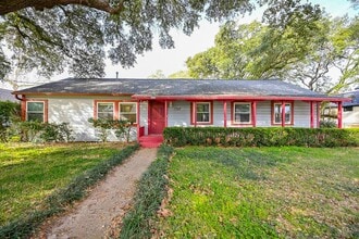 Building Photo - 1707 Key St