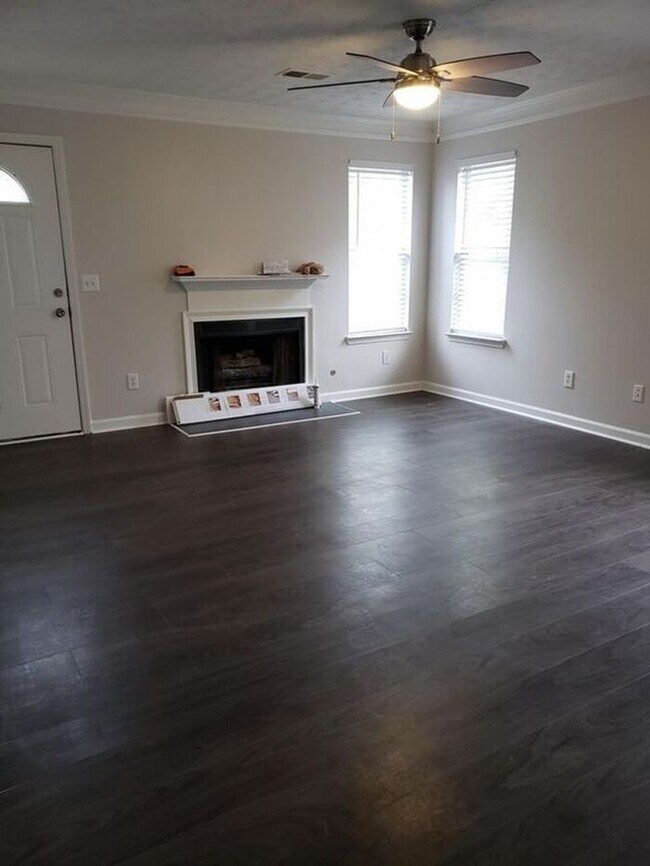 Building Photo - 2024 Charter Manor