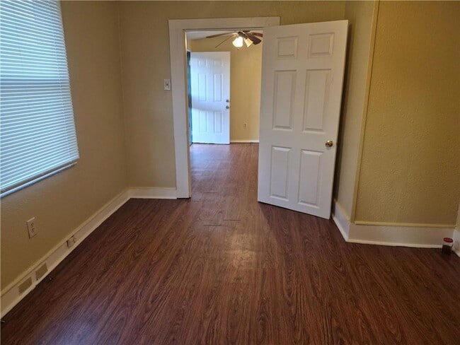 Photo - 1526 Spain St House