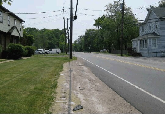 Scene en la calle - 789-799 Adams Ln