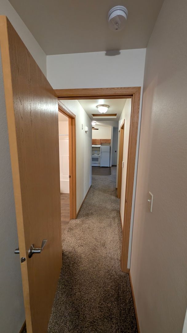 Interior Photo - Riverwood Apartments - 510 McEvoy St