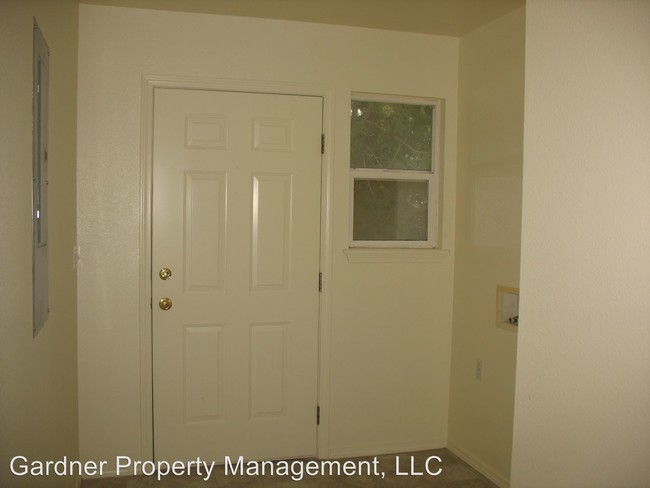 Foto del edificio - 212-222 Carrie Rex Ave