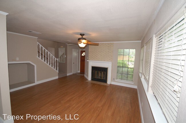 Foto del edificio - 601 Meadowcreek Cir