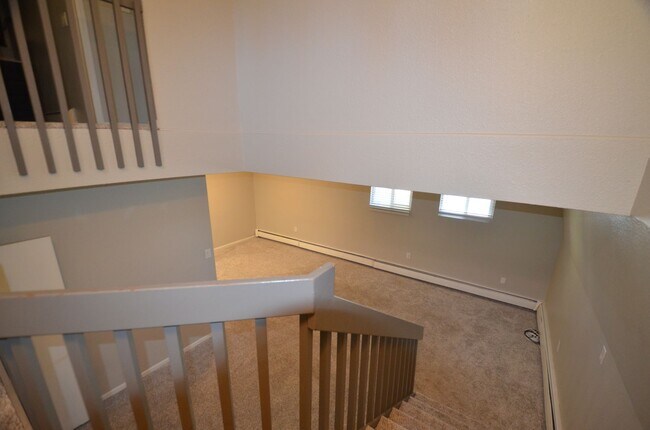 Building Photo - Storage, bus route, w/d and recently updat...