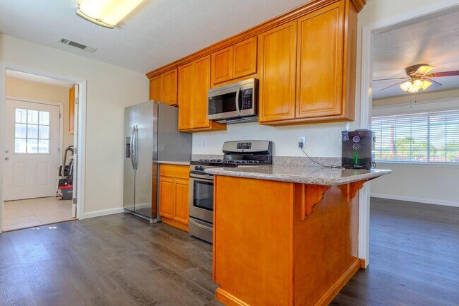 Foto del edificio - 316 N Walnut Ave