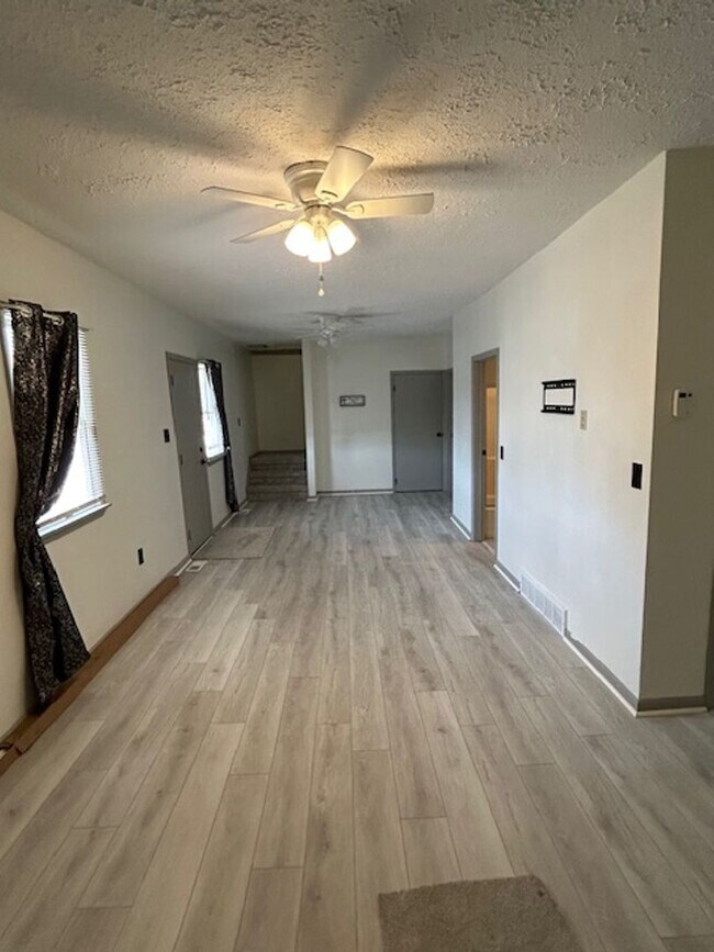1206 Auburn Ave Unit 2, Cleveland, OH 44113 Room for Rent in