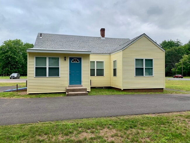 Foto del edificio - 533 Salmon Brook St