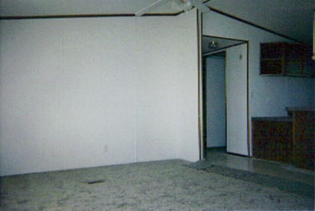 Building Photo - Quiet 3 Bedroom in Burnsville