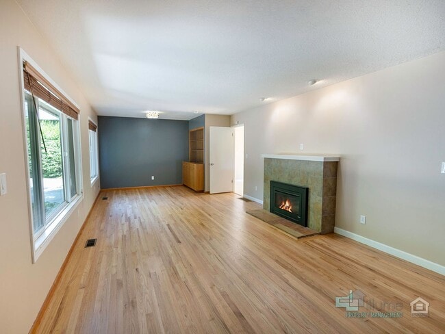 Foto del edificio - Beautiful 4 Bedroom Home