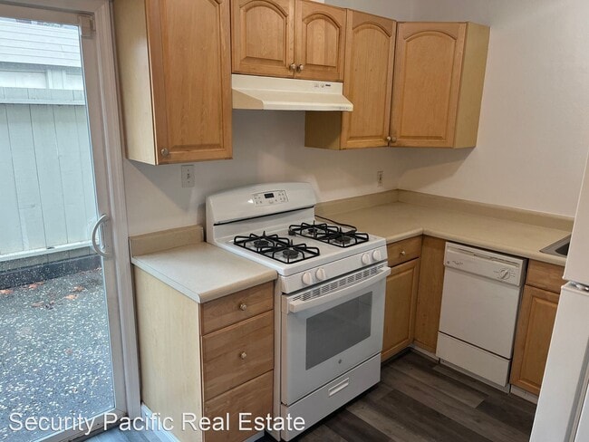 Building Photo - 2 br, 1 bath House - 118 Rainbow Ct.