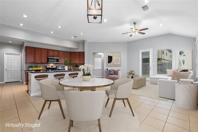 Foto del edificio - 4315 Foster Gardens Ln