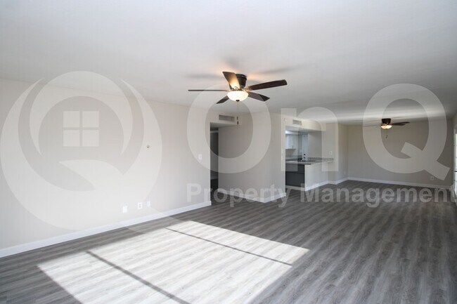 Foto del edificio - 3330 S Pine St