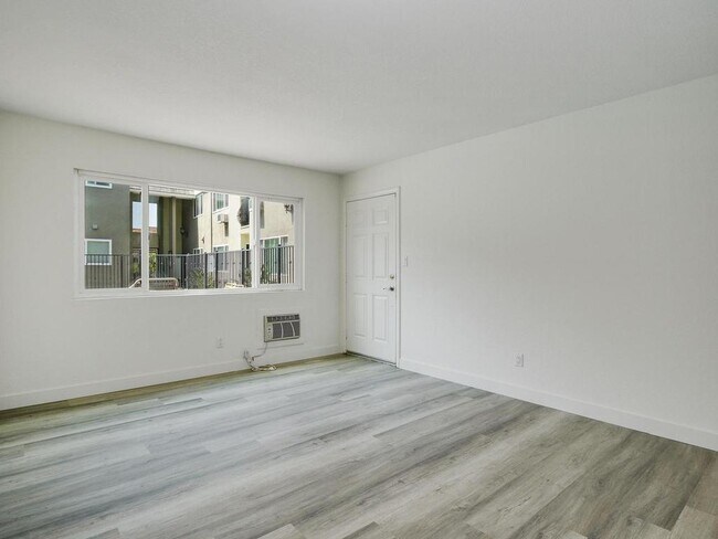 Foto del edificio - 6602 Beadnell Way