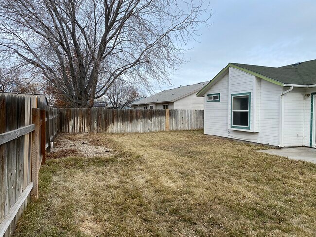 Building Photo - 1295 Eric Ct