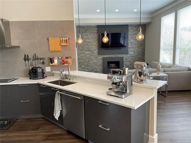 Foto del edificio - 2113 Grove Point Ln