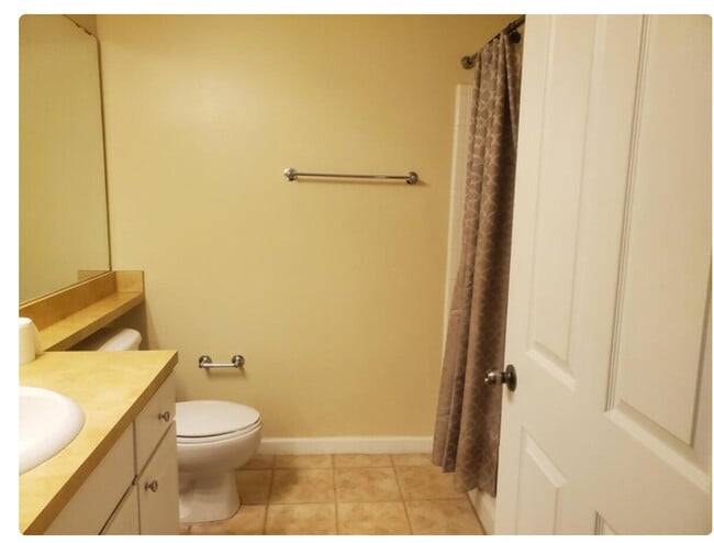 Building Photo - 1111 Myrtlewood Cir E