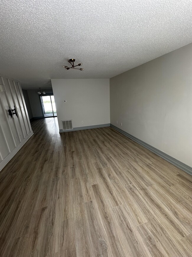 Building Photo - 1114 Patrick Henry Pl
