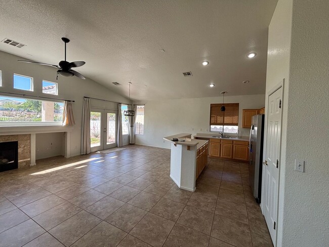 Foto del edificio - Seven Hills Single-Story 3 Bed 2 Bath Scenic Greenbelt Views
