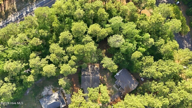 Foto del edificio - 14 Juniper Ln