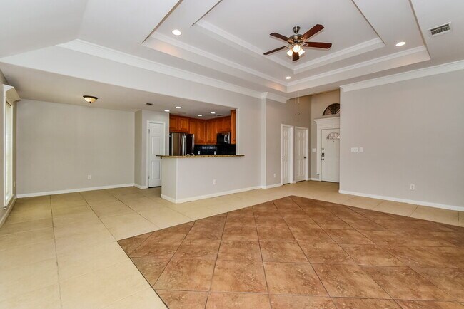 Foto del edificio - 543 Lakeside Dr