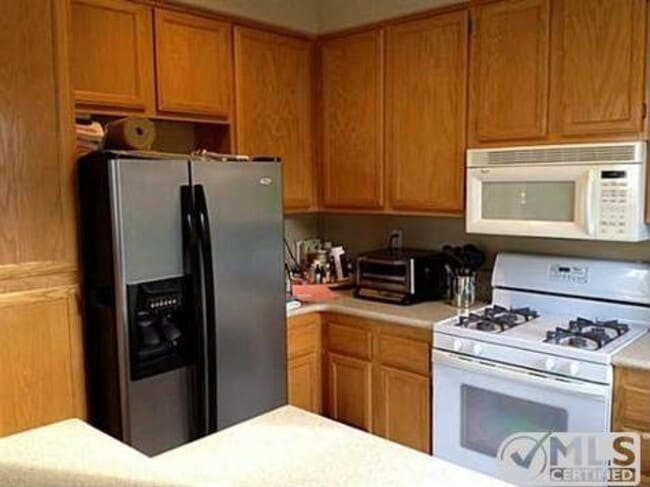 Building Photo - 6049 Paseo Salinero