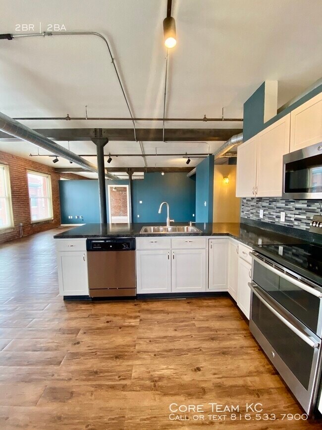 Building Photo - 2 Bedroom Loft in the River Market!