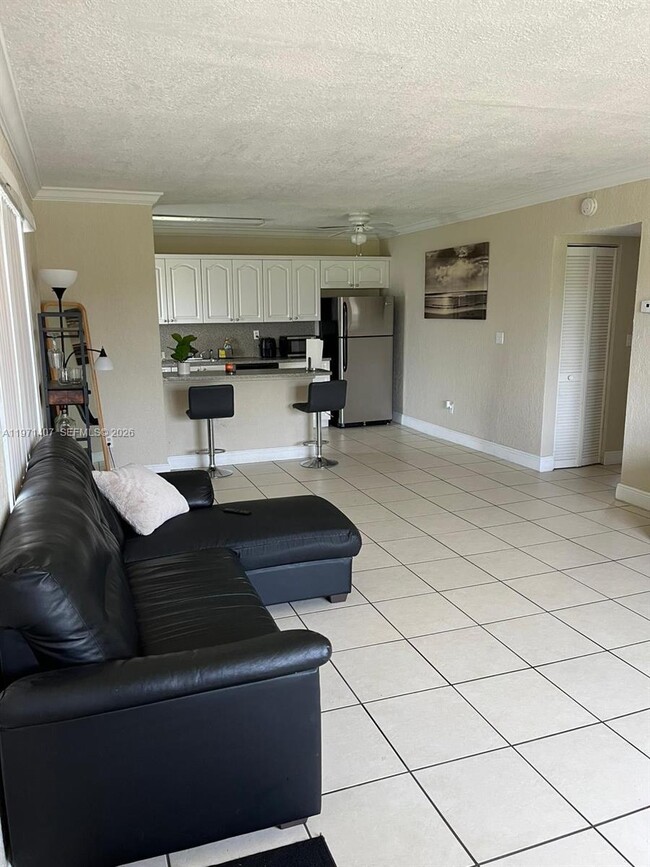 Foto del edificio - 898 NW 45th Ave